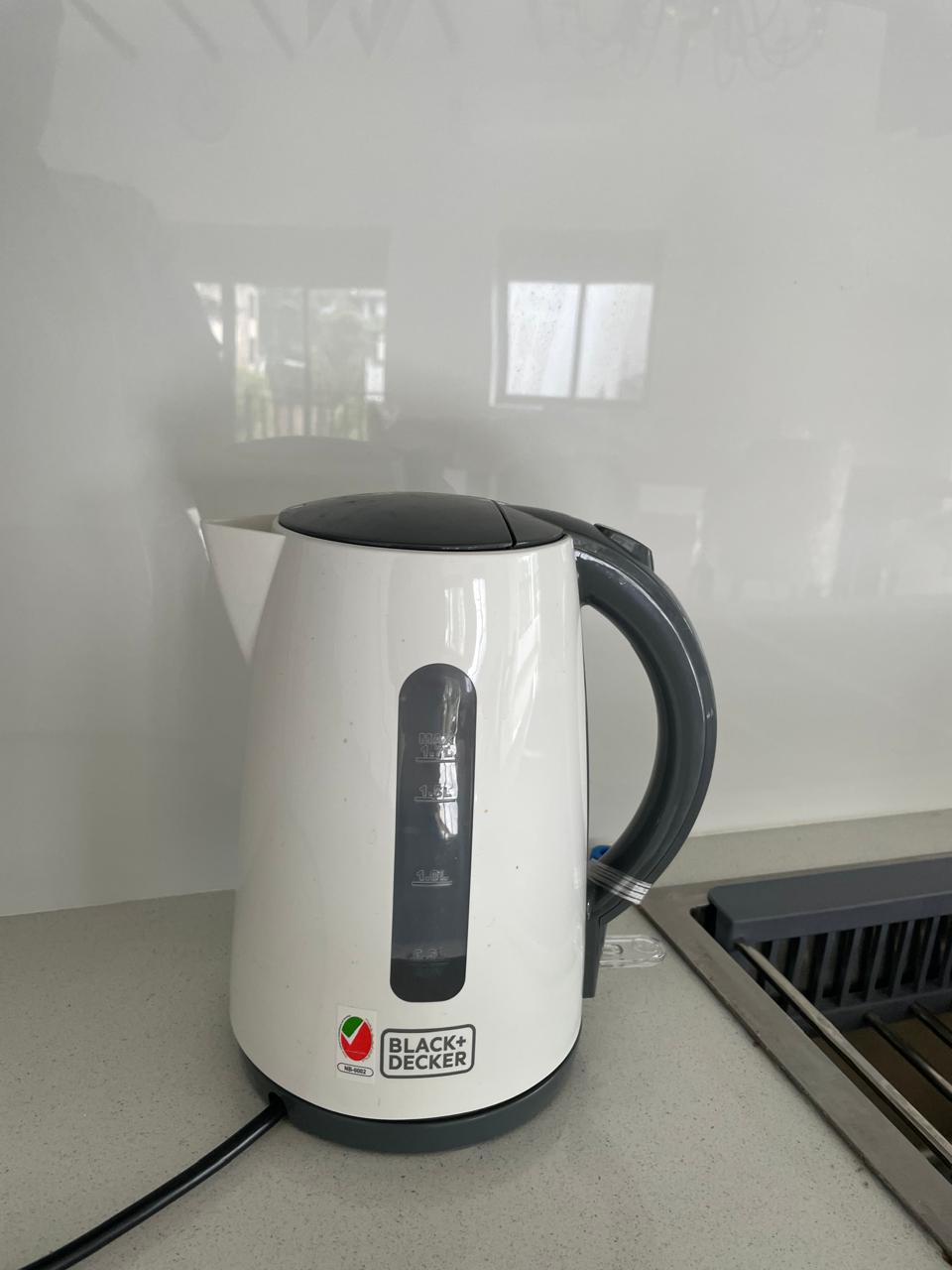 Black + Decker electric kettle on the kitchen worktop